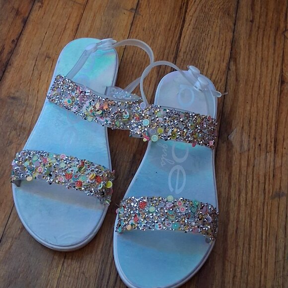 Bebe Flat Sandals Rhinestone and Fruit Glitter Details - Picture 5 of 5